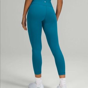 Capri blue lululemon leggings